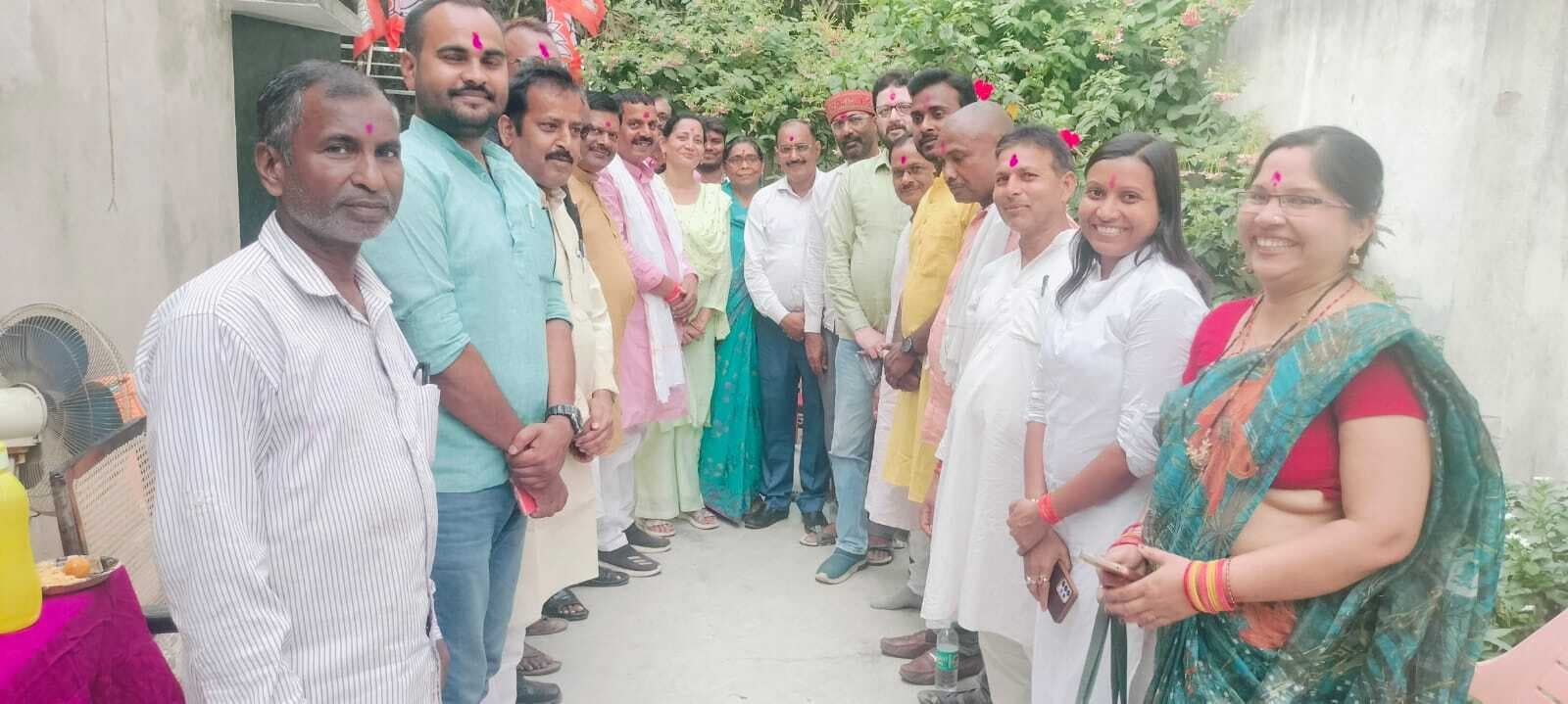 भाजपा नेताओं ने मनाया पार्टी का स्थापना दिवस