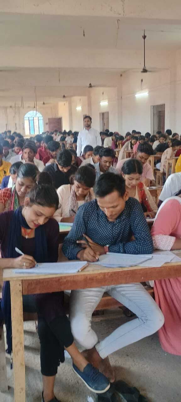 1231 परीक्षार्थियों ने दी सेमेस्टर 3 की परीक्षा, 22 अनुपस्थित