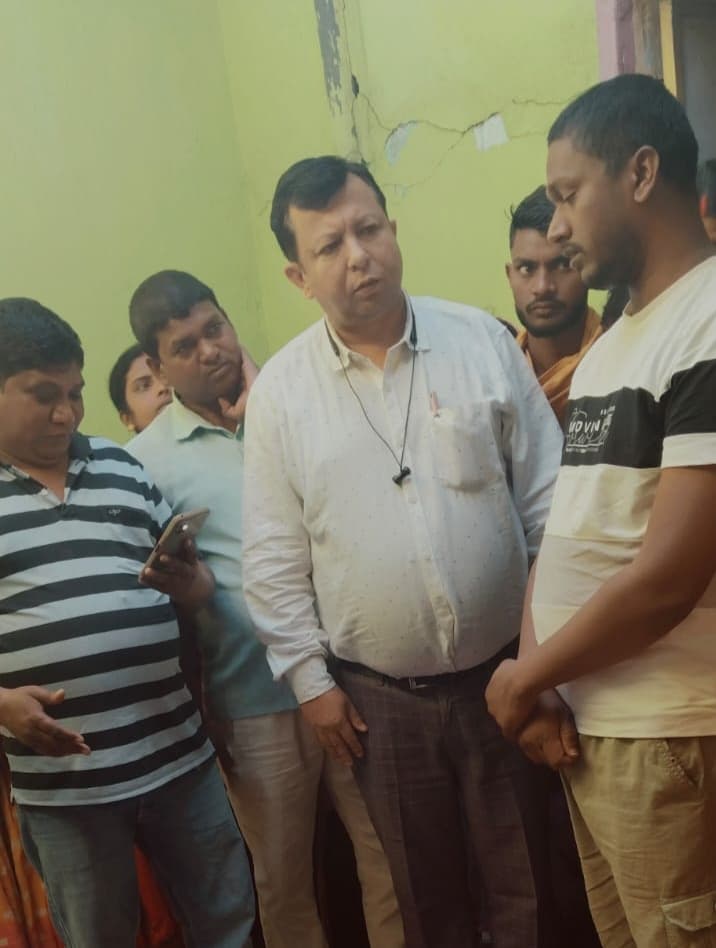 पूर्व प्रखंड प्रमुख के निधन पर सांत्वना देनेवालों  का लगा रहा तांता