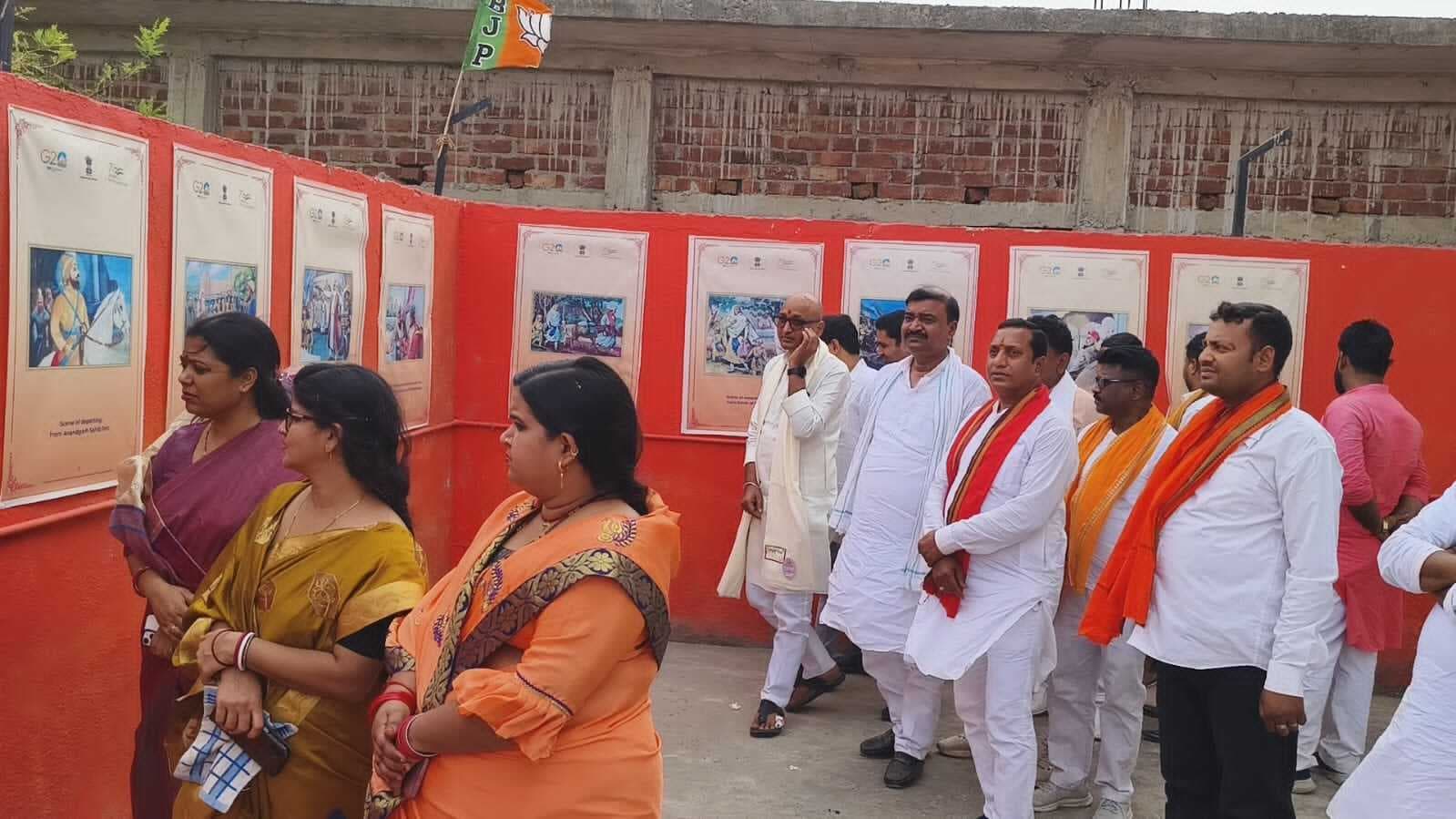 साप्ताहिक कार्यक्रम के तहत तस्वीर प्रदर्शनी का किया गया आयोजन