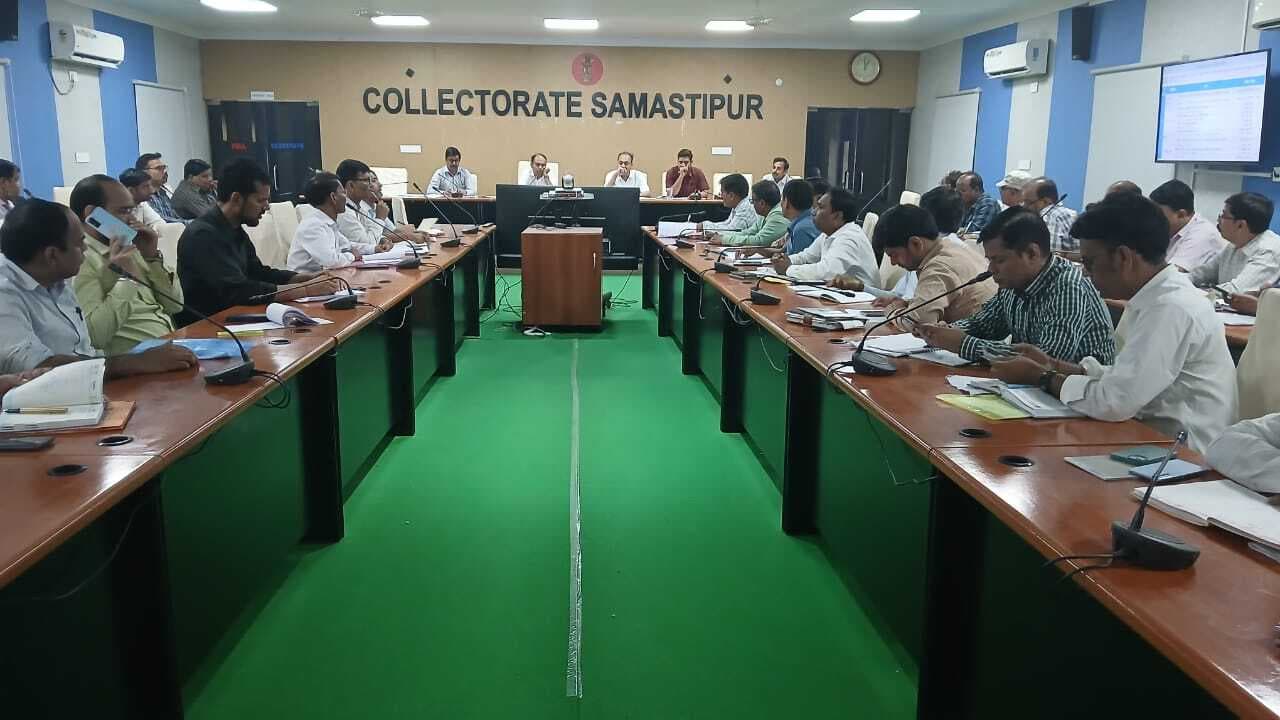 Samastipur News:कम मानव दिवस पर डीएम ने बिथान के पीओ से स्पष्टीकरण पूछने का दिया निर्देश