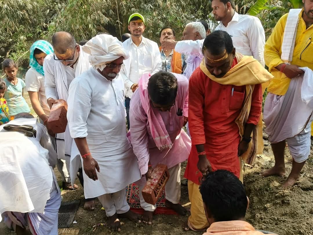 Samastipur News:विधायक ने पंचायत सरकार भवन के निर्माण की रखी आधारशिला