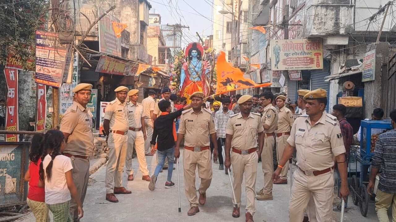 Ram Navami news from Samastipur:गाजे-बाजे के साथ निकली शोभा यात्रा, जय श्रीराम के गूंजा जयघोष