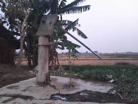 20 घरों के लोगों की प्यास बुझाने वाला चापाकल खराब, ग्रामीण परेशान