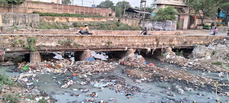 Ranchi News: जहरीला नाला बनी हरमू नदी, बर्बाद हो गये सरकार के 85.43 करोड़ रुपये