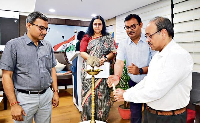 Dhanbad News : विकसित गांव, विकसित भारत के मार्ग को प्रशस्त करेगा पंचायतों का सशक्तीकरण