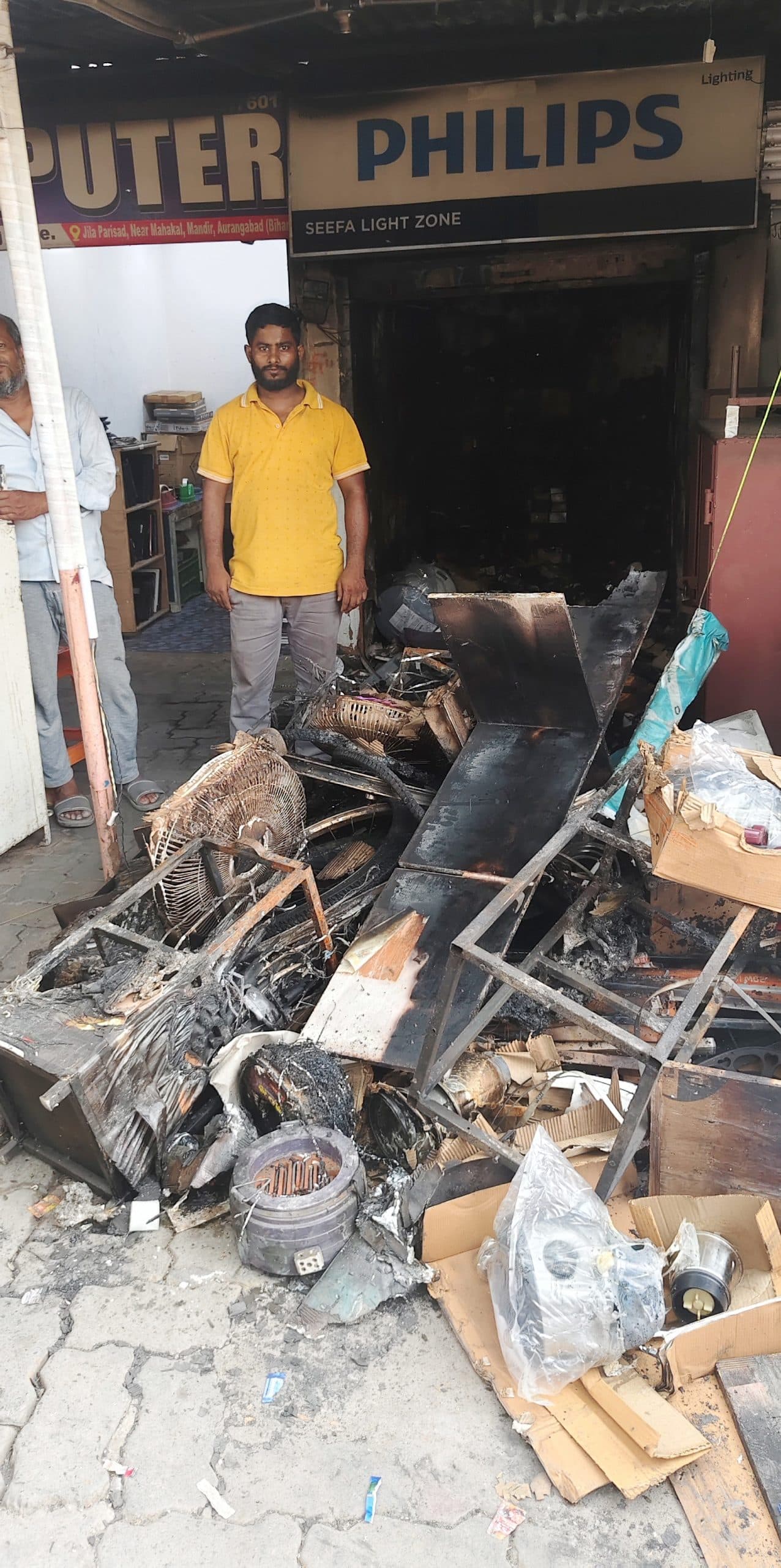 Aurangabad News: इलेक्ट्रॉनिक्स दुकान में लगी आग, 15 लाख का नुकसान