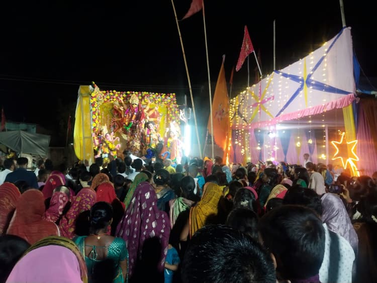 इचाक के सात अखाड़ों ने निकाली झांकी