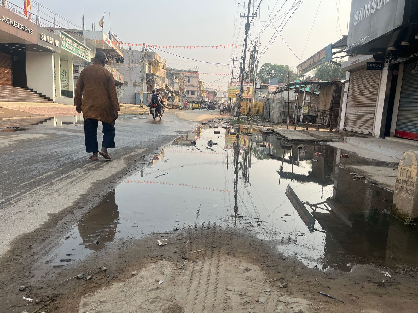 शहर में समस्या की कमी नहीं, कचरा, नाला और गंदगी में उलझी हैं शहर की जनता