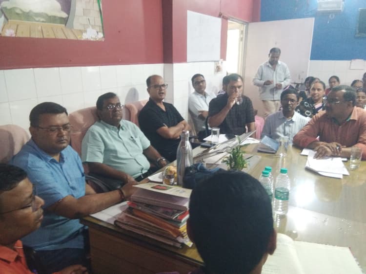 सीएस ने की डिलिवरी व बंध्याकरण की समीक्षा, आशा ने बतायी समस्या