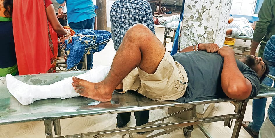 Hajipur News : गांधी सेतु पर ओवरटेक करने के दौरान बोलेरो ने ऑटो में मारी ठोकर, छह घायल