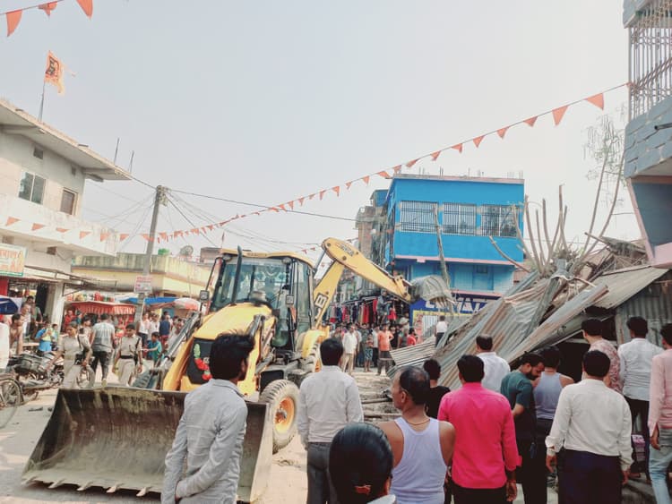 सीओ के नेतृत्व में हटवाया गया अतिक्रमण