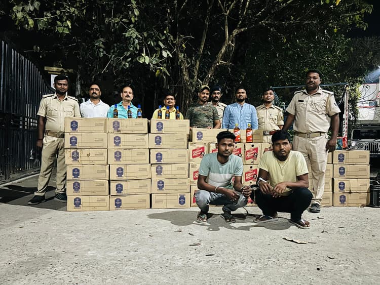 851 लीटर विदेशी शराब के साथ 5 तस्कर गिरफ्तार