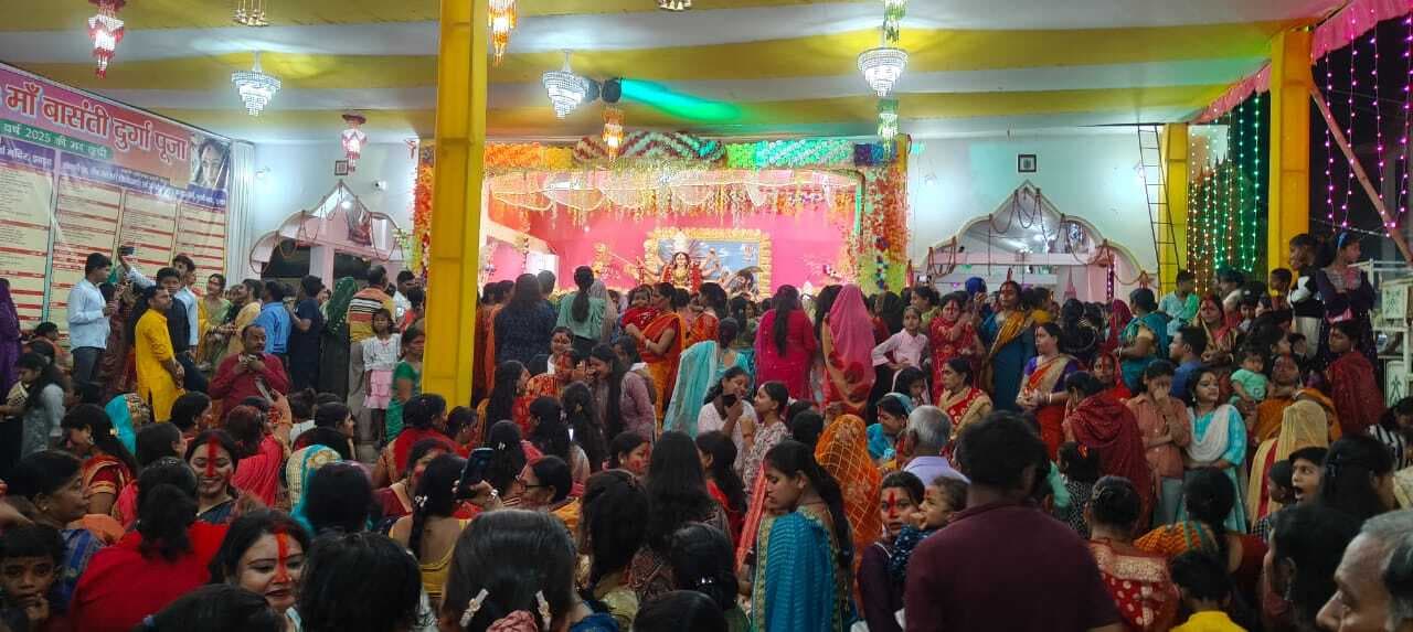 नम आंखों से मां दुर्गा को किया विदा