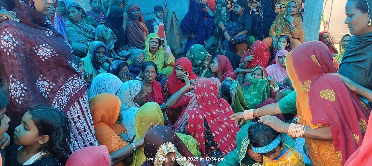 Madhubani News : अनियंत्रित पिकअप चाय दुकान में बैठे चार लोगों को रौंदा, दो की मौत