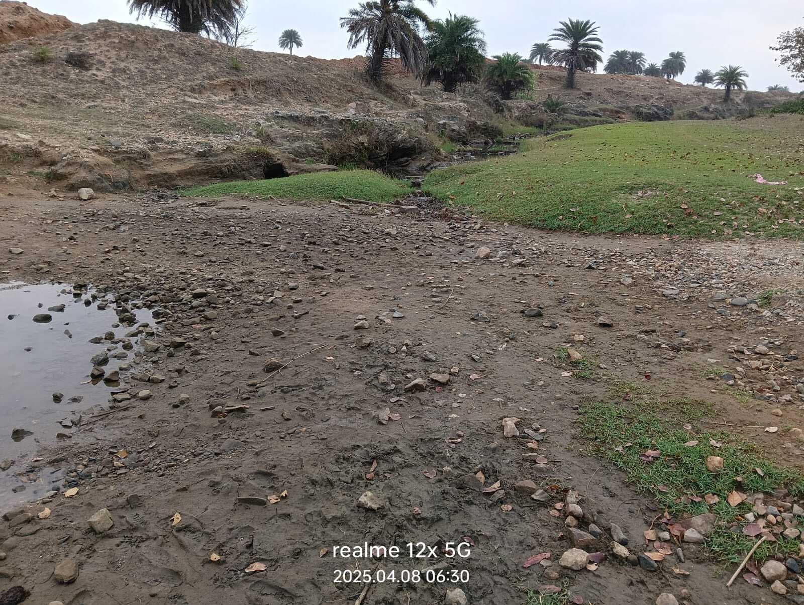 Deoghar news : नदी सूखने से ग्रामीणों को पानी की हो रही समस्या