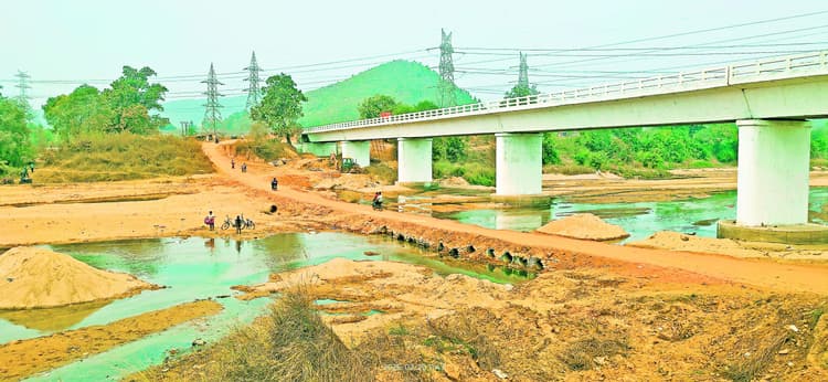 Rourkela News :  देव नदी पर मिटकुंदरी-लहंडा ब्रिज बन कर तैयार, उद्घाटन का इंतजार