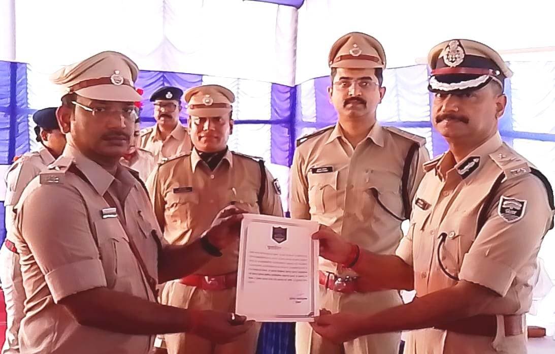 Bhagalpur news बेहतर कार्य को लेकर सुलतानगंज थानाध्यक्ष सम्मानित