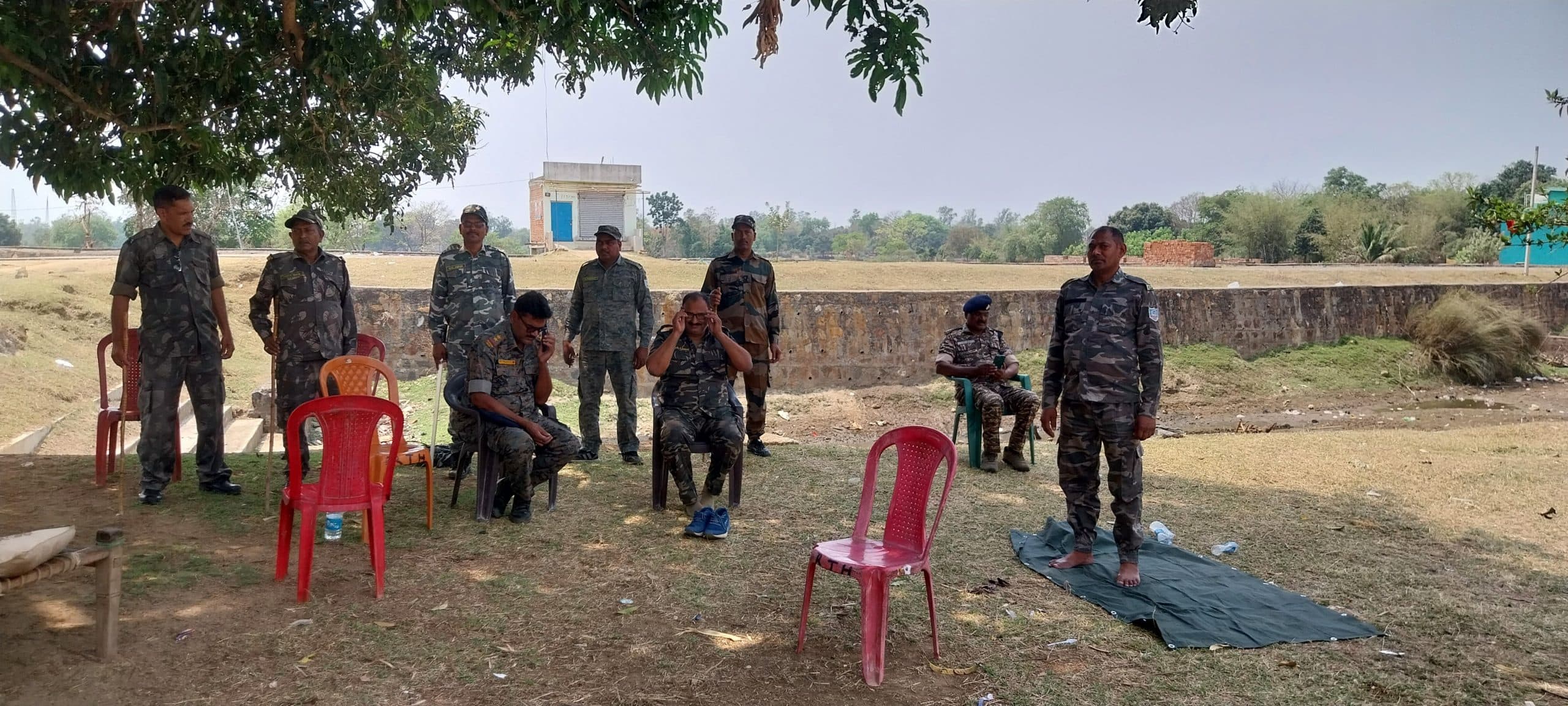 Giridih News: दलांगी लेवरा में पुलिस बल तैनात