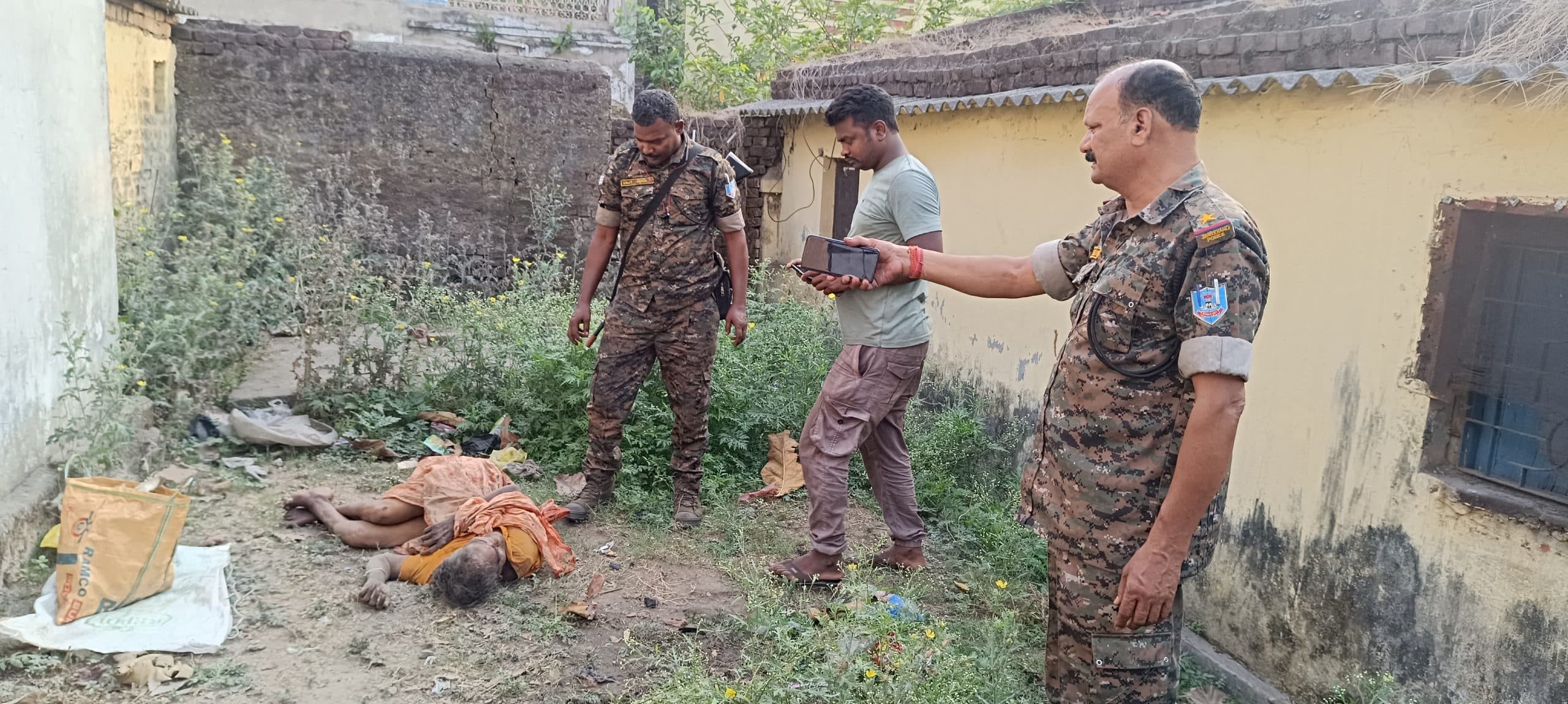 Dhanbad News: जिस मां ने जन्म ही नहीं, अपनी नौकरी भी दी, उस मां को किया बेघर, झाड़ियों में मिला शव