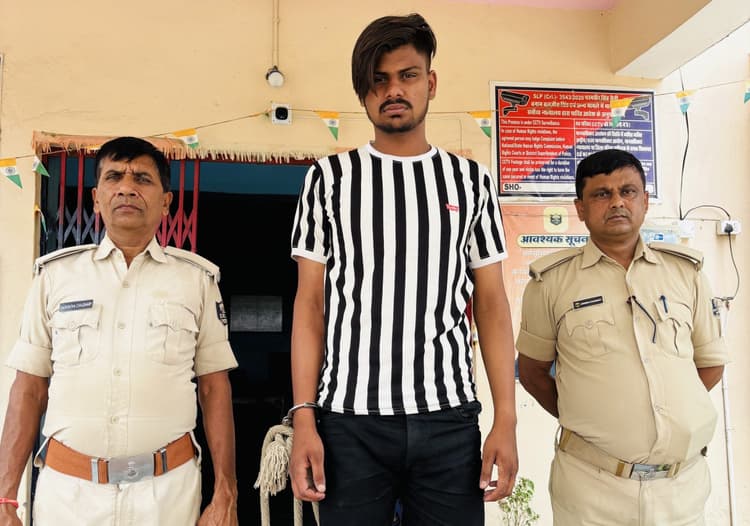 फुलवरिया पुलिस ने विश्वंभरपुर से चोरी के बाइक के साथ युवक को किया गिरफ्तार