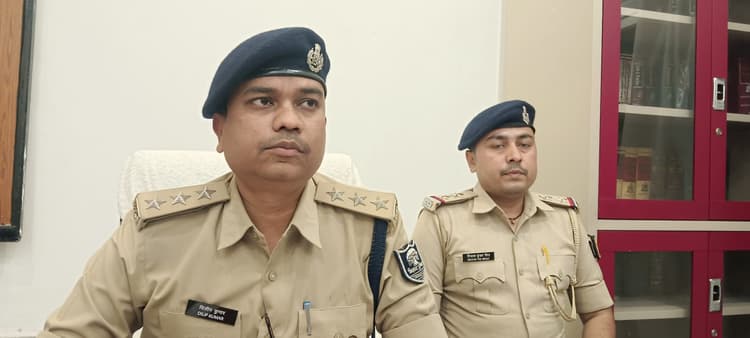 उत्पाद विभाग की टीम पर हमला करनेवाले इनामी अपराधी सहित दो गिरफ्तार