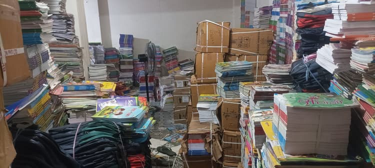 प्राइवेट स्कूलों की मनमानी से अभिभावक परेशान, व्यवसायीकरण से शिक्षा होती जा रही है महंगी