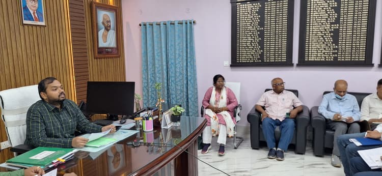 सभी एंबुलेंसों को अलर्ट मोड पर रखें