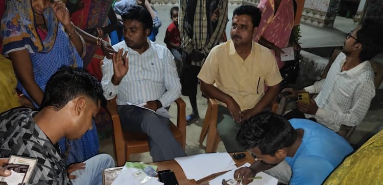 प्रवासी मजदूरों के निबंधन को लेकर लगा शिविर