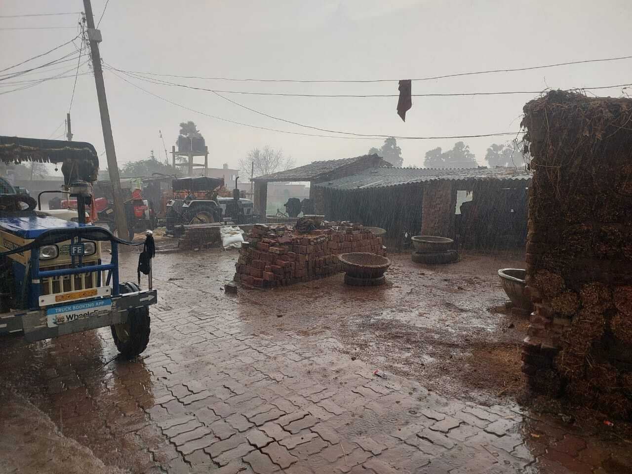 मौसम ने ली करवट, अहले सुबह तेज आंधी के मेघगर्जन के साथ हुई बारिश