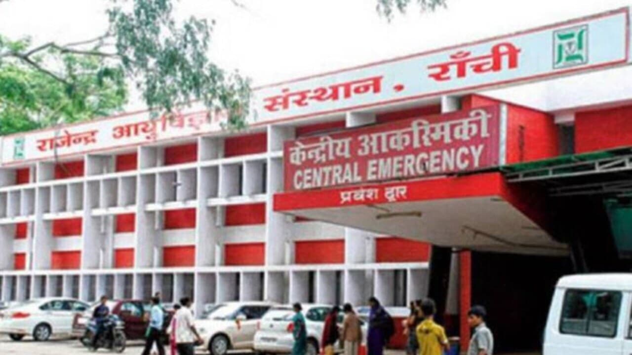 Ranchi News : रिम्स : एमआरडी में कार्यरत 70 वर्षीय कर्मचारी को निदेशक ने हटाया