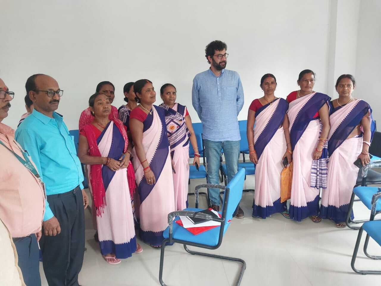 कुष्ठ उन्मूलन को लेकर अमेरिका की टीम  लक्ष्मीपुर रेफरल अस्पताल पहुंची