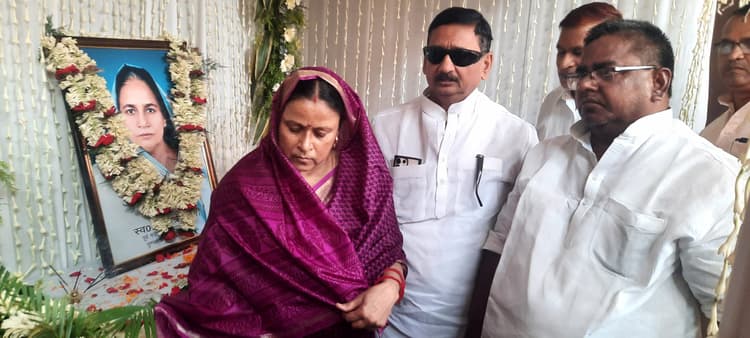 पूर्व मंत्री गायत्री देवी की पुण्यतिथि पर उनके सपनों को पूरा करने का संकल्प