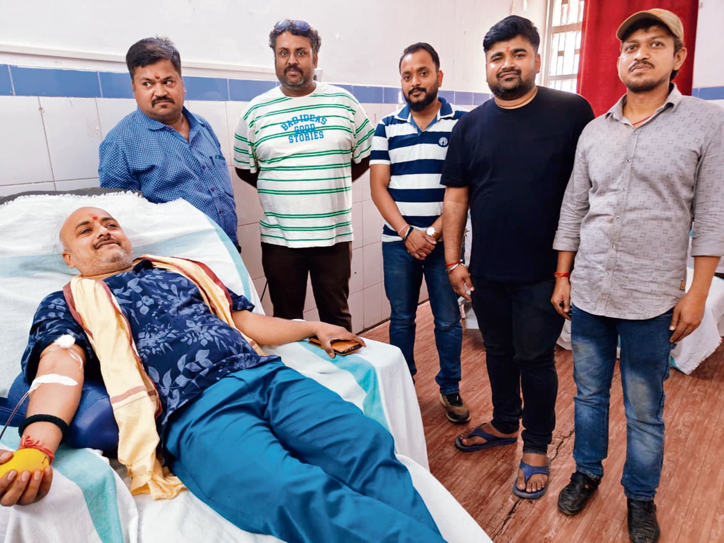 आठ युवाओं ने सदर अस्पताल में किया रक्तदान