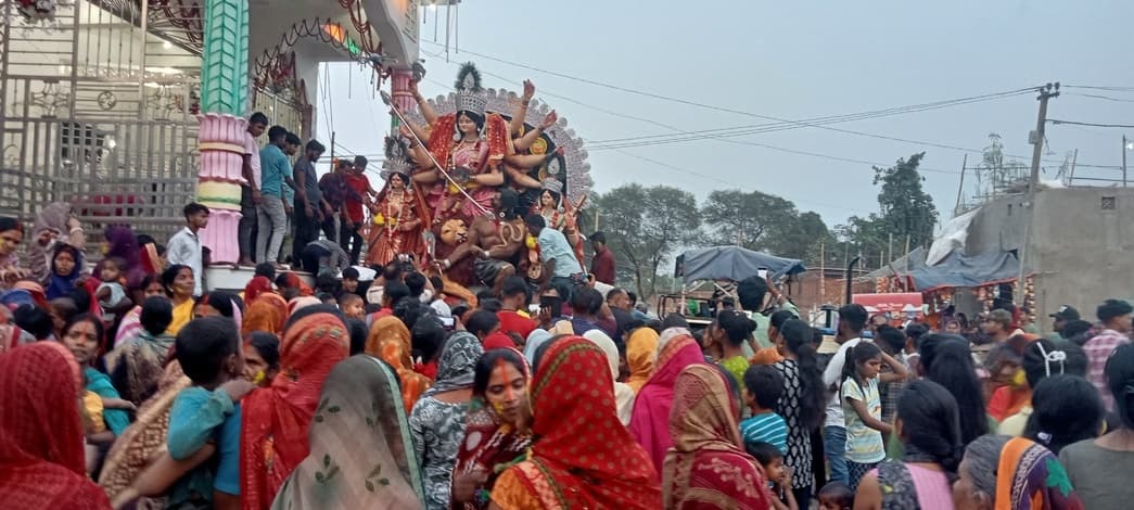 शांतिपूर्ण माहौल में प्रतिमा का किया गया विसर्जन