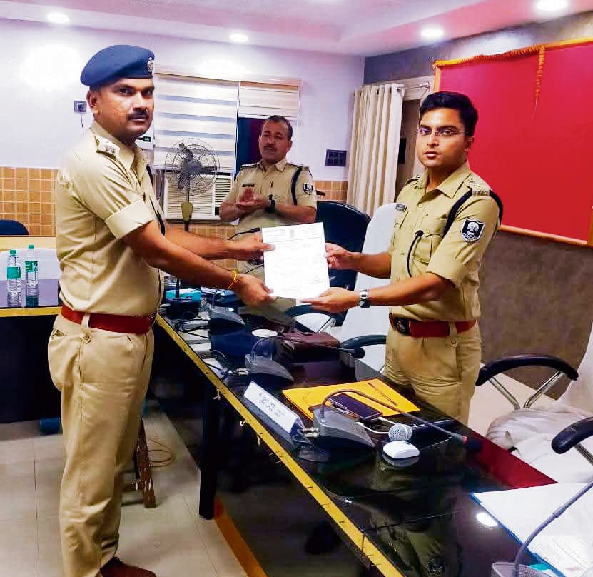 पांच थानाध्यक्ष हुए सम्मानित तो तीन से जवाब तलब