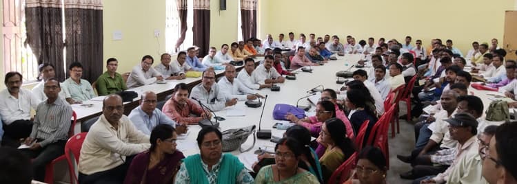 Bokaro News : बच्चों को गुणवत्तायुक्त शिक्षा देने पर दिया गया जोर