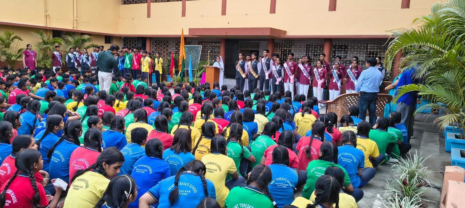 Bhagalpur News: सेंट टेरेसा स्कूल में छात्र और छात्राओं के कैबिनेट का गठन