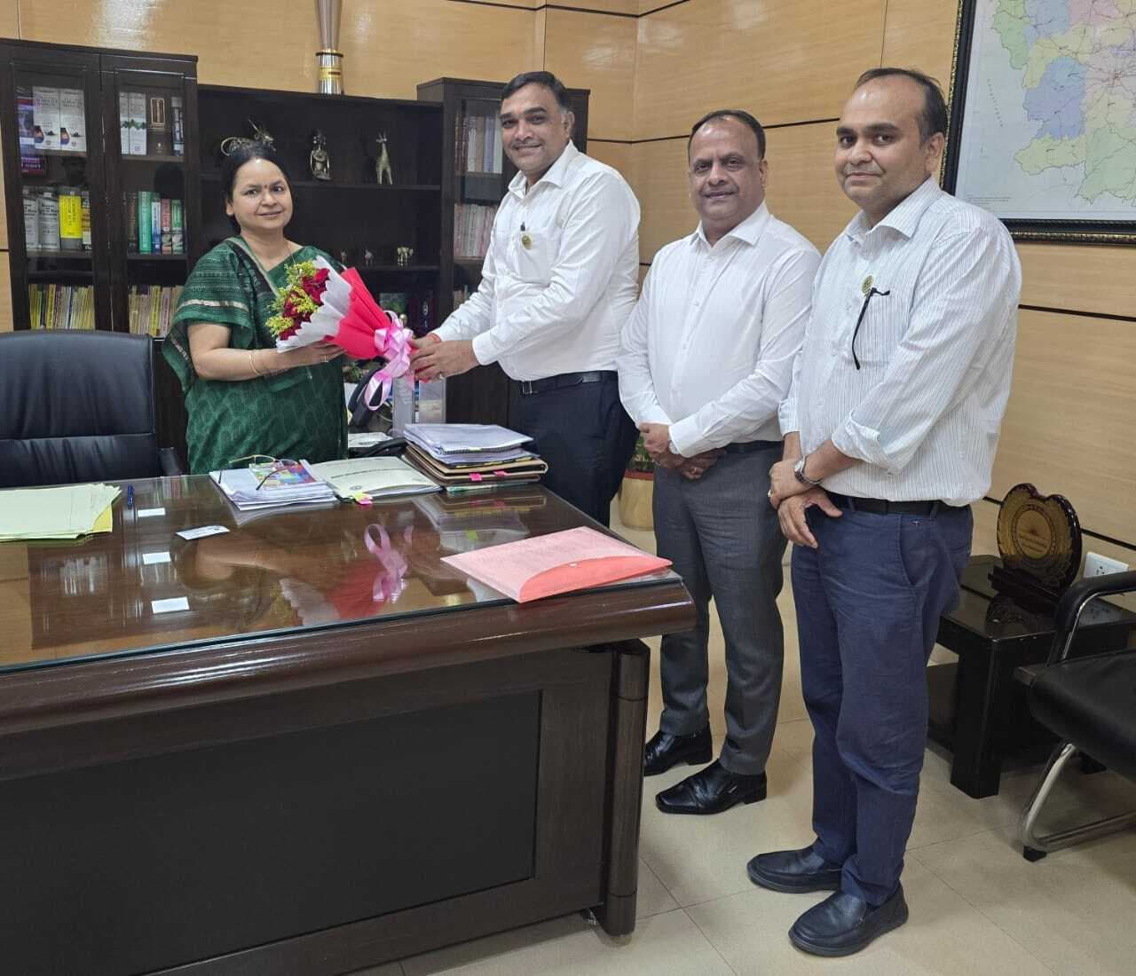 Jamshedpur News : मुख्य सचिव से मिला सिंहभूम चेंबर का प्रतिनिधिमंडल, एयरपोर्ट निर्माण समेत कई मुद्दा उठाया