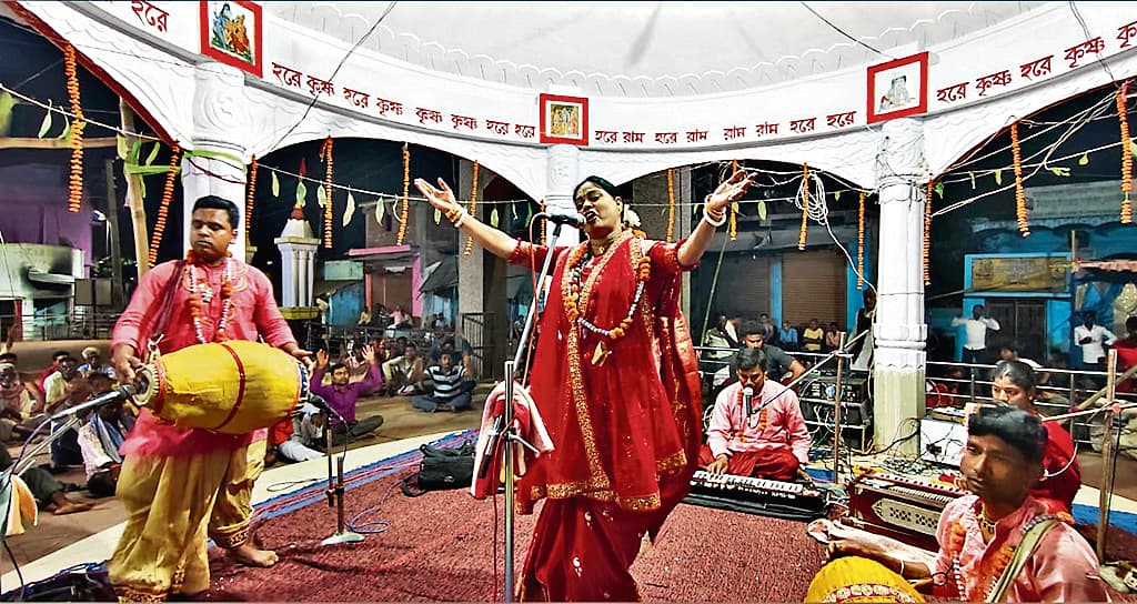 बांग्ला संकीर्तन में बही भक्ति की बयार