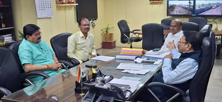 Dhanbad News: बीसीसीएल सीएमडी से मिले विधायक राज सिन्हा