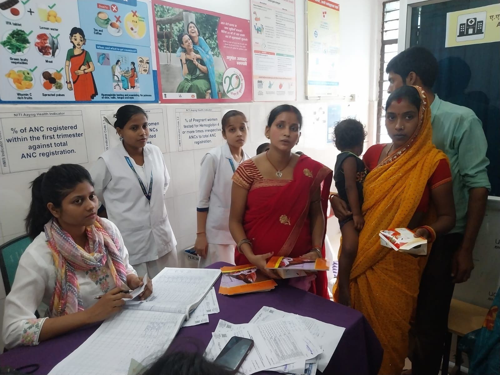 स्वास्थ्य केंद्रों पर गर्भवती महिलाओं की हुई प्रसव पूर्व जांच