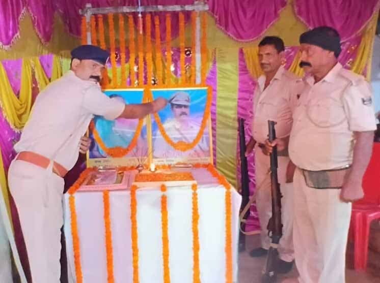 चौथी पुण्यतिथि पर शहीद पुलिस इंस्पेक्टर को दी श्रद्धांजलि