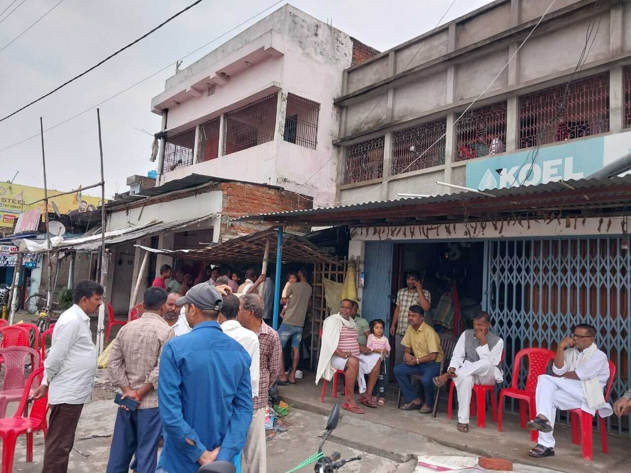 वाहन की ठोकर से सड़क पार कर रहे अधेड़ की मौत