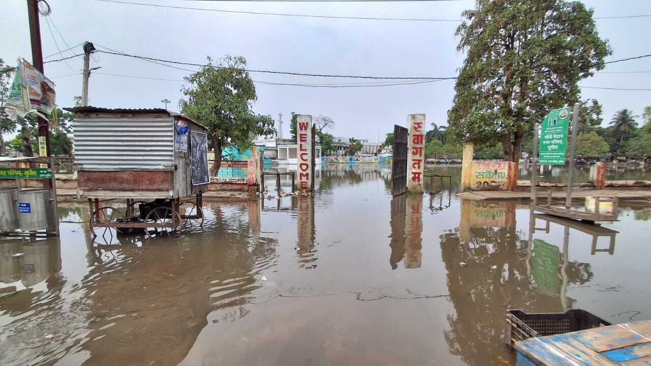 बेमौसम बारिश : गर्मी से राहत, फसलों को भारी क्षति