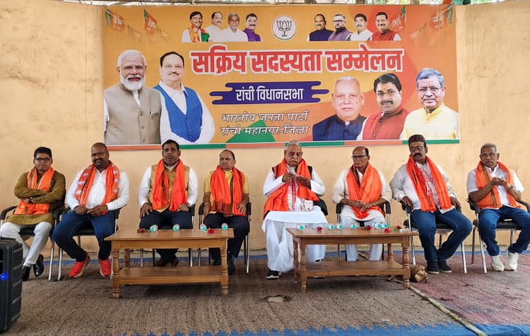 Political News : भाजपा में कार्यकर्ताओं के दम से ही हैं नेता : रामचंद्र चंद्रवंशी