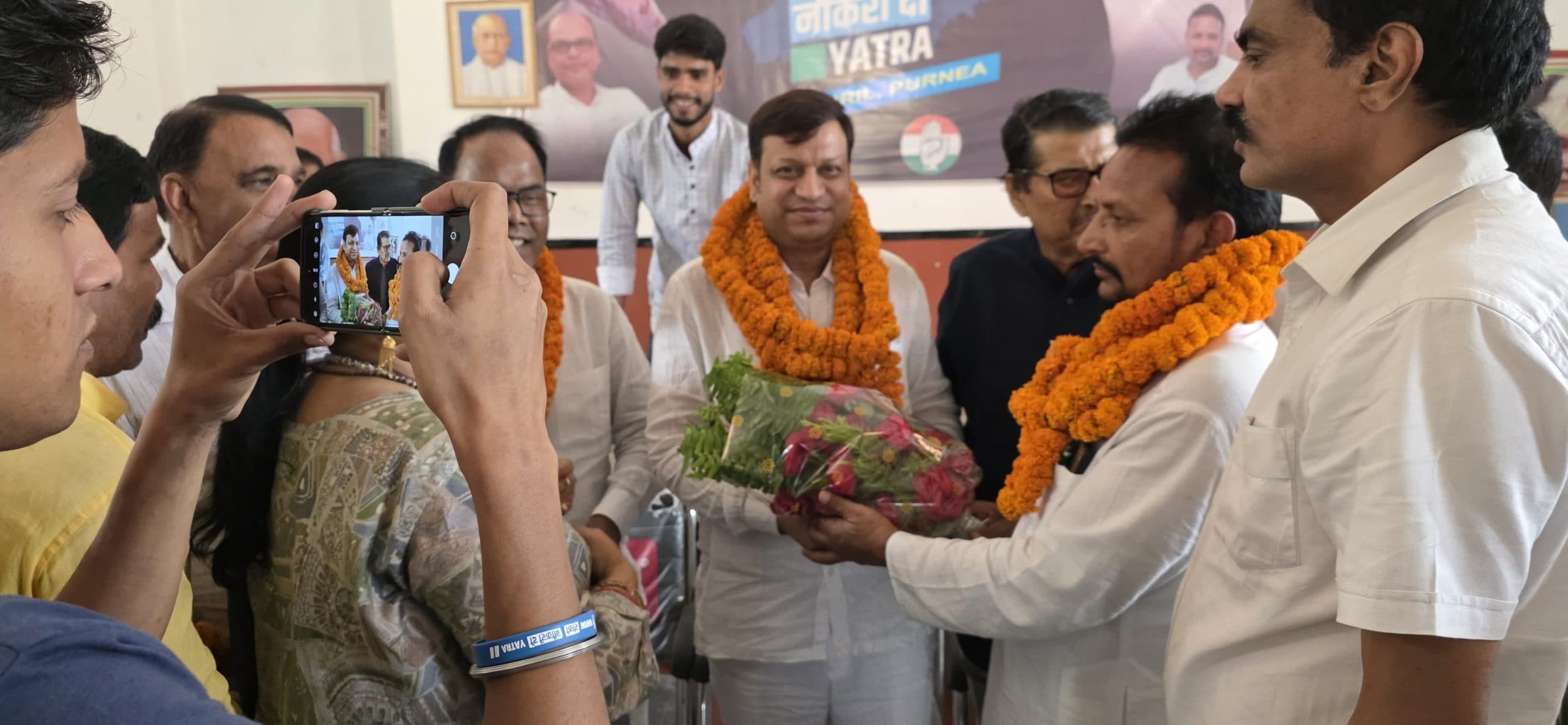 पूर्णिया में कार्यकर्ताओं ने आफताब का किया स्वागत