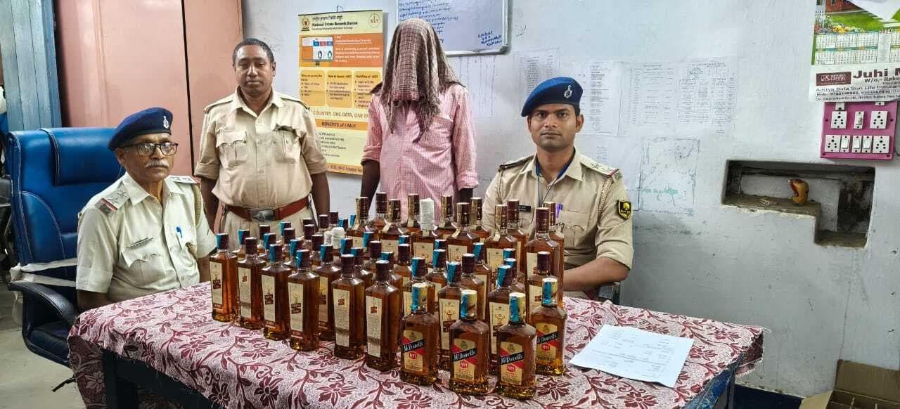 25 लीटर शराब के साथ तस्कर गिरफ्तार, भेजा जेल