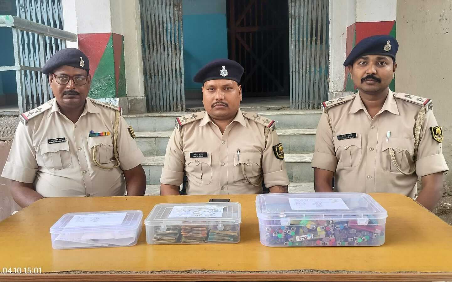 स्मैक, नकदी के साथ महिला गिरफ्तार