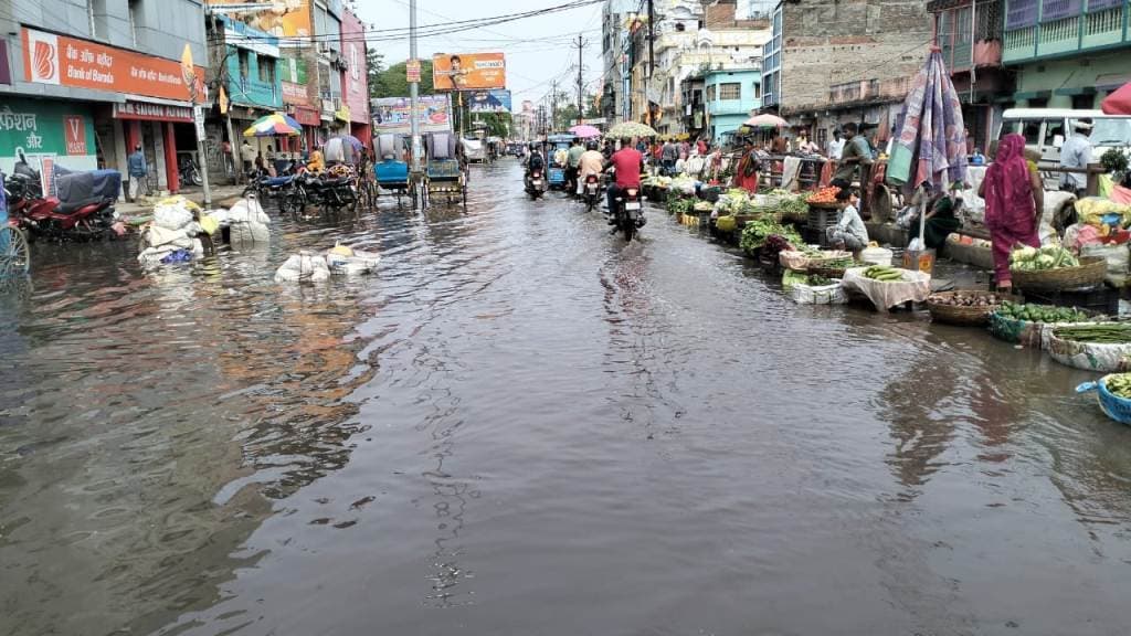 इस वर्ष की पहली ही बारिश में नगर निगम की खूली पोल,